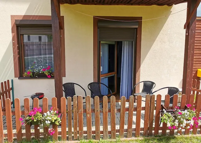 Apartment Okno Na Sniezke, Z 2 Lazienkami, Tarasem, Ogrodem, Parkingiem I Pieknym Widokiem Karpacz